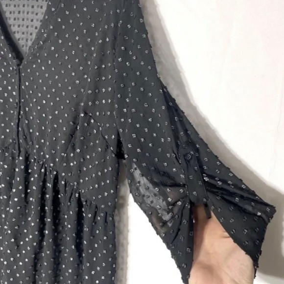 Torrid Black Sheer Textured Half Sleeve Blouse 1X - Picture 2 of 3